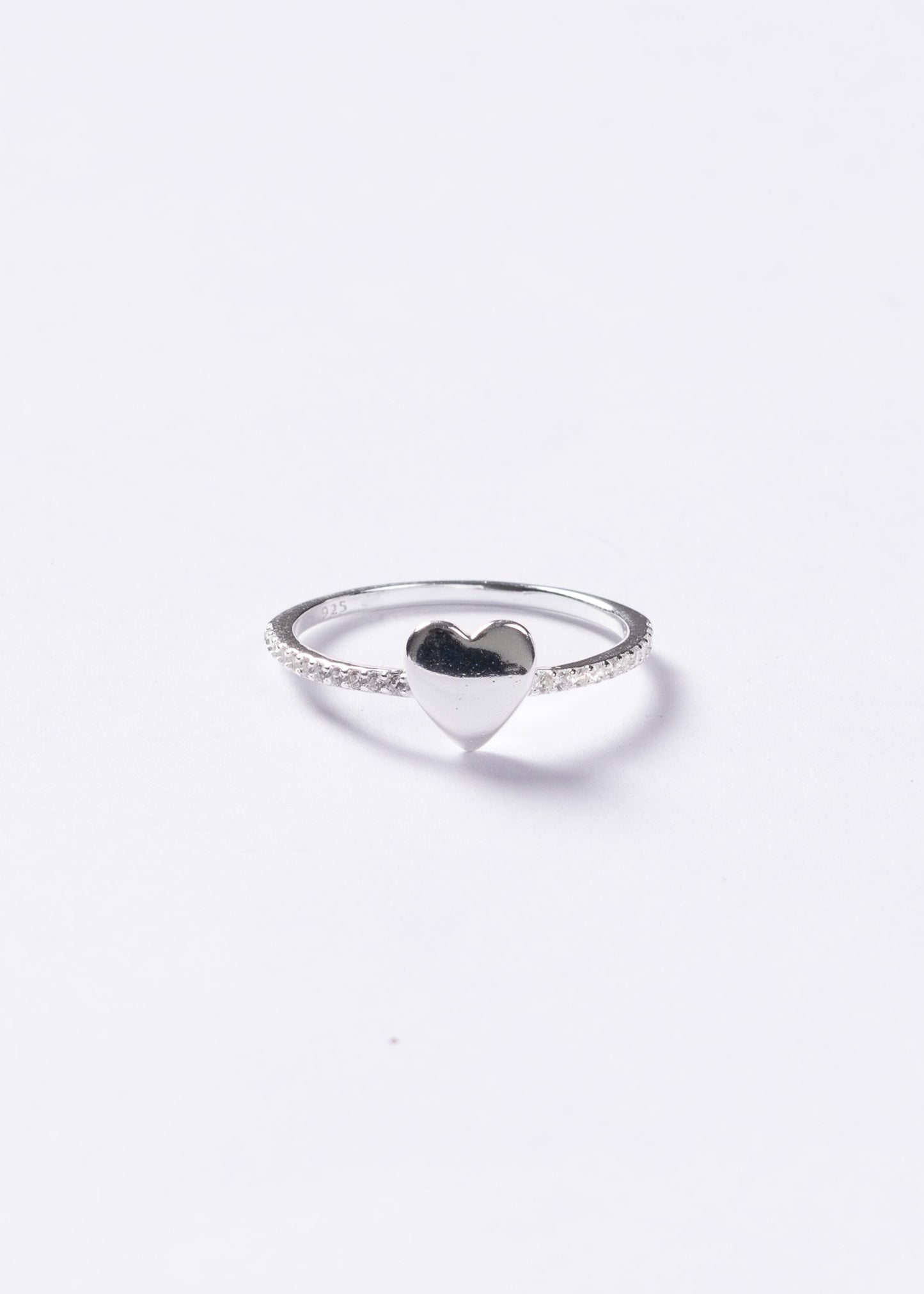 Anillo corazón liso zirconias laterales plata 925 + GRABADO