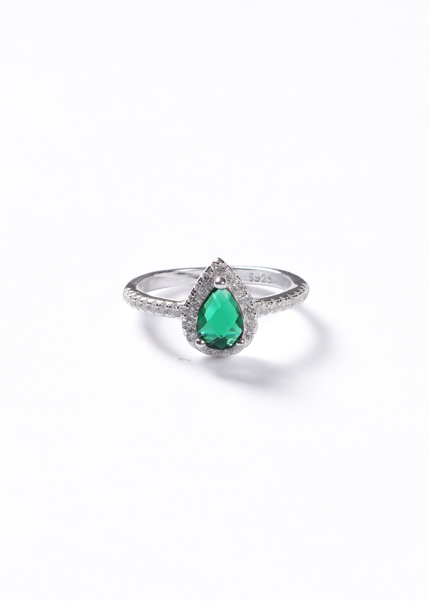 Anillo gota verde esmeralda zirconias laterales plata 925