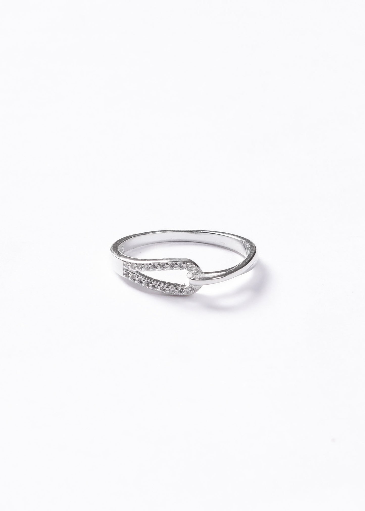 Anillo laso con zirconias plata 925