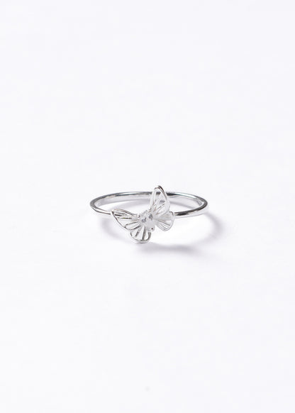 Anillo mariposa con brillo central Plata 925