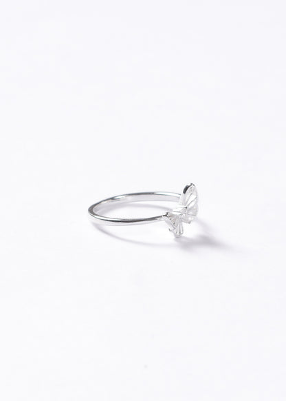 Anillo mariposa con brillo central Plata 925