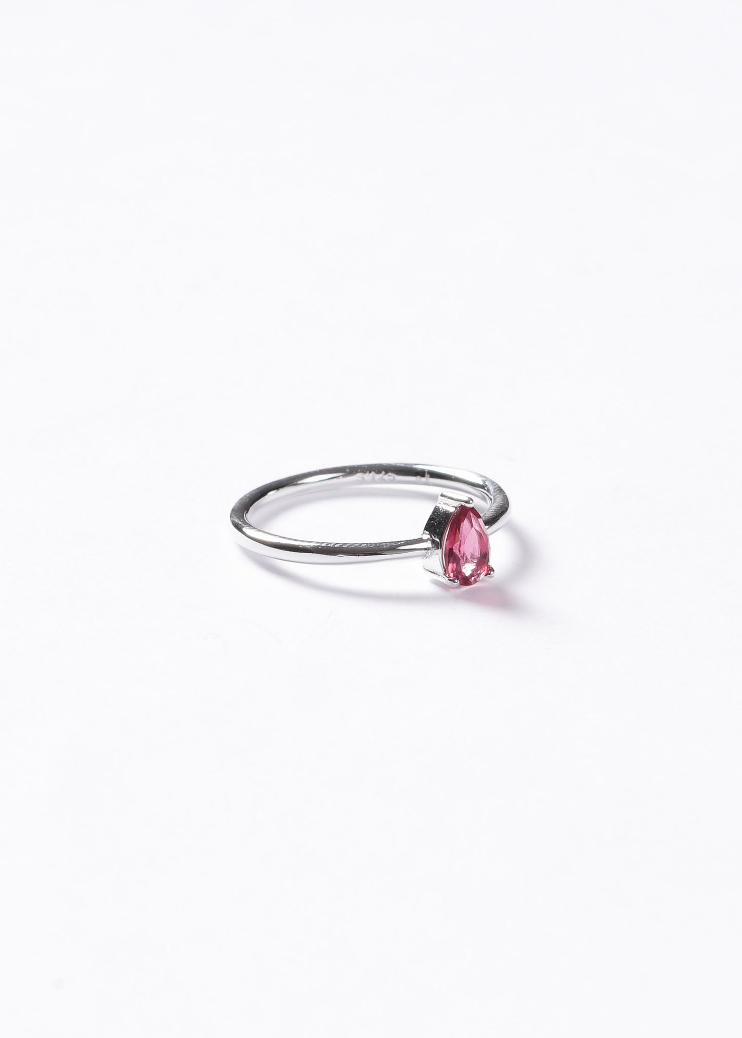 Anillo liso con zirconia gota roja Plata 925