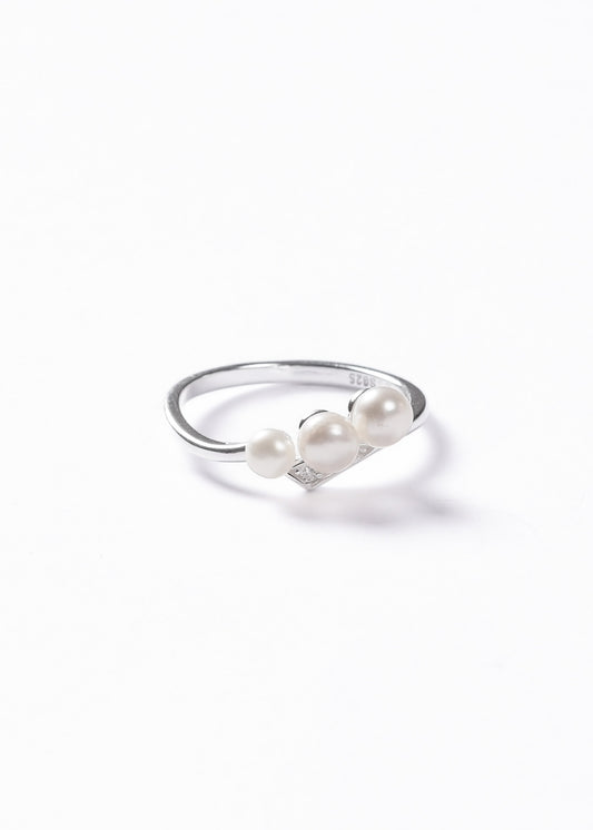 Anillo tres perlas de río con zirconias plata 925