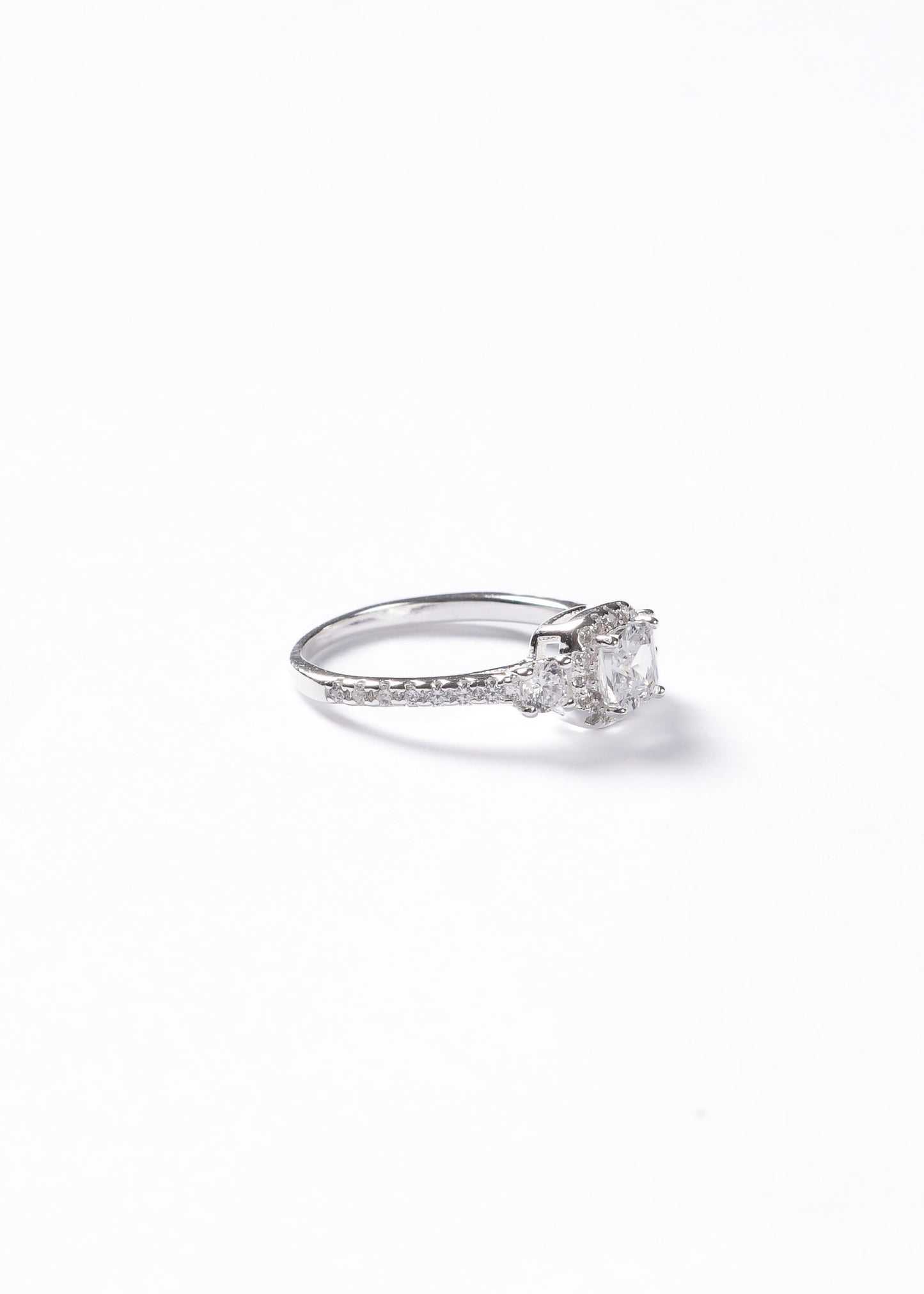 Anillo lady di zirconia cuadrada con laterales plata 925