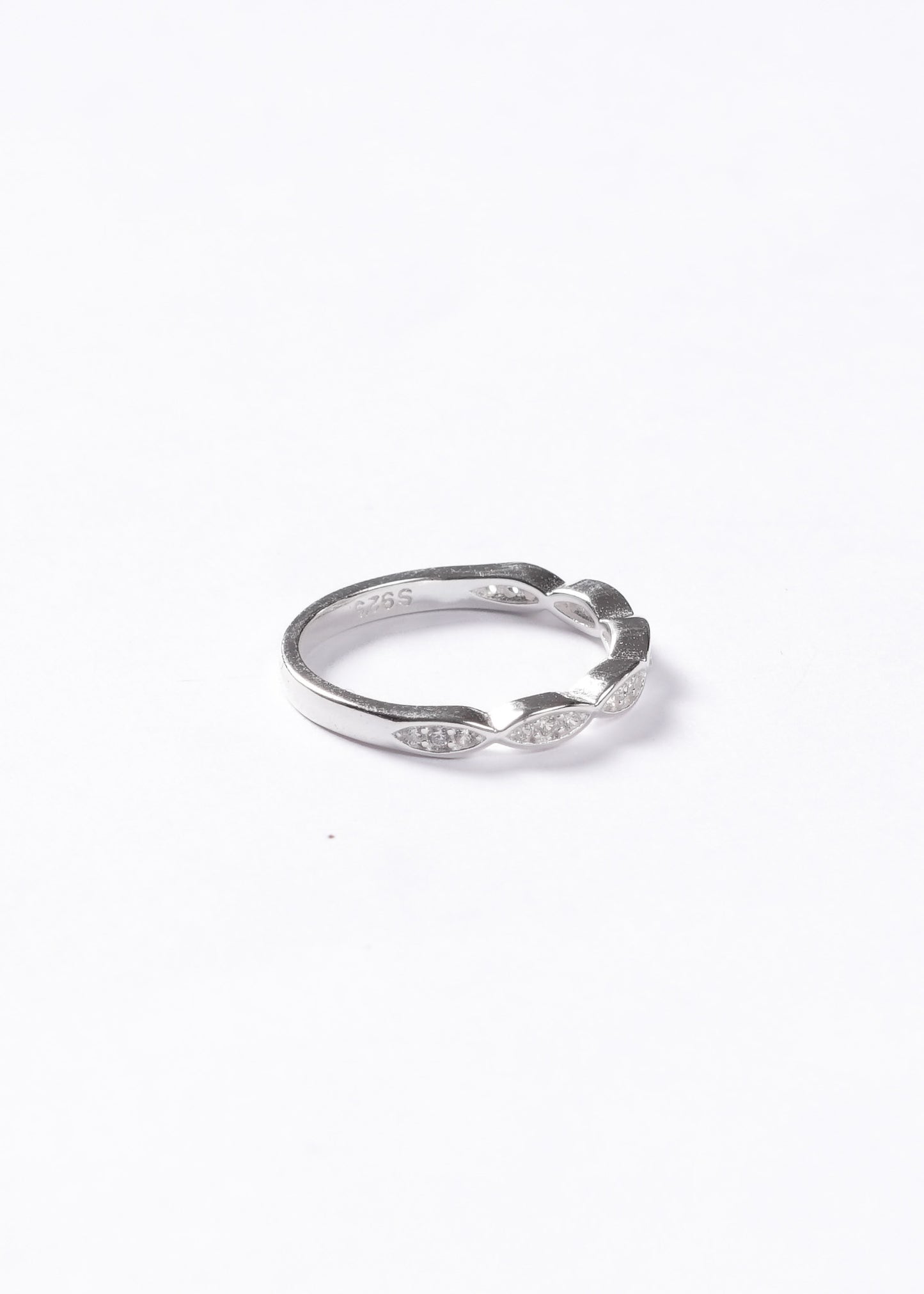 Anillo infinito entrelazado zirconias plata 925
