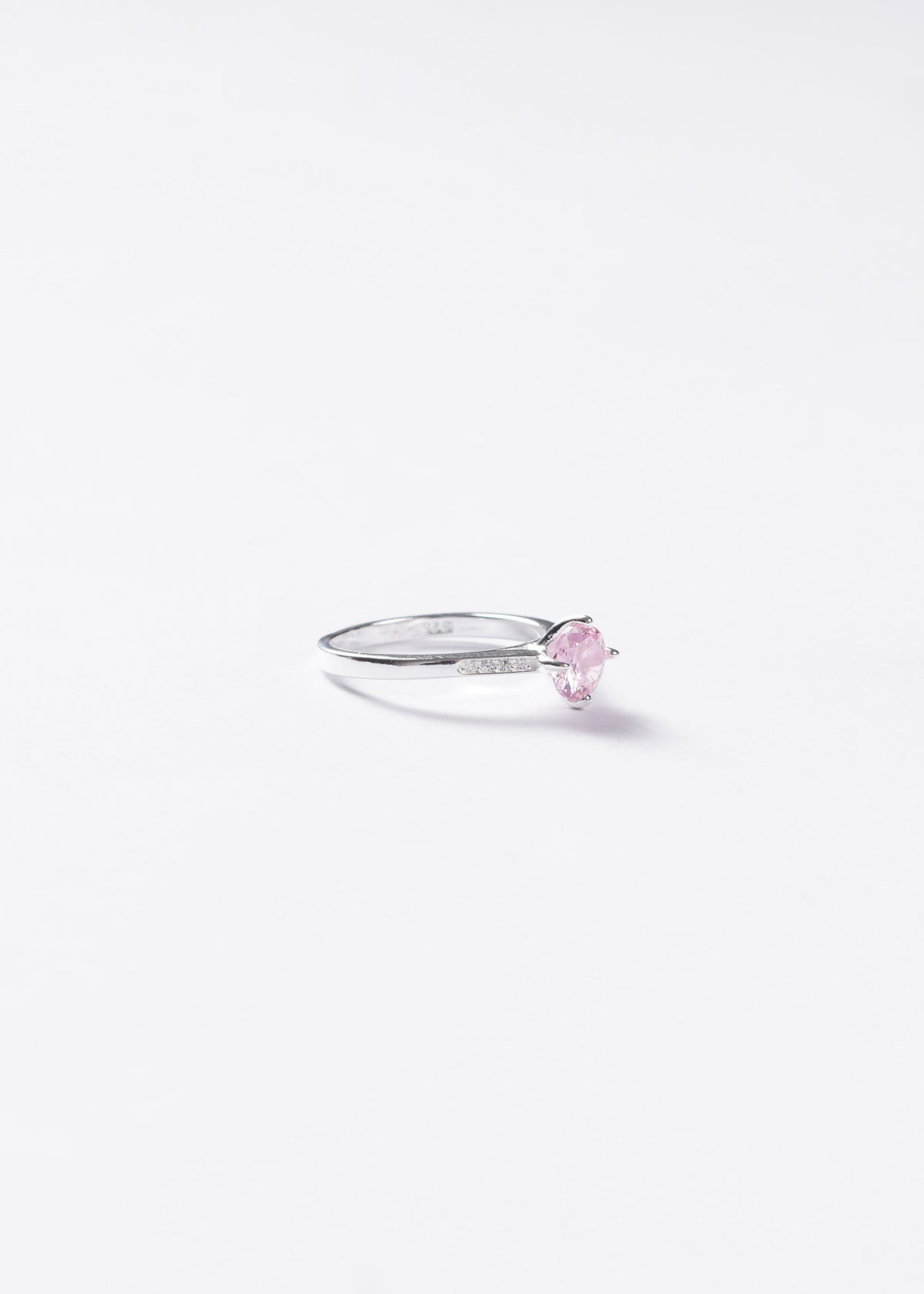 Anillo Realeza 4 puntas mitad zirconias laterales plata 925