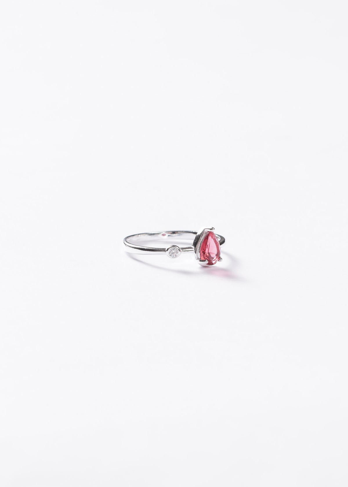 Anillo gota roja con punto luz plata 925 & zirconia
