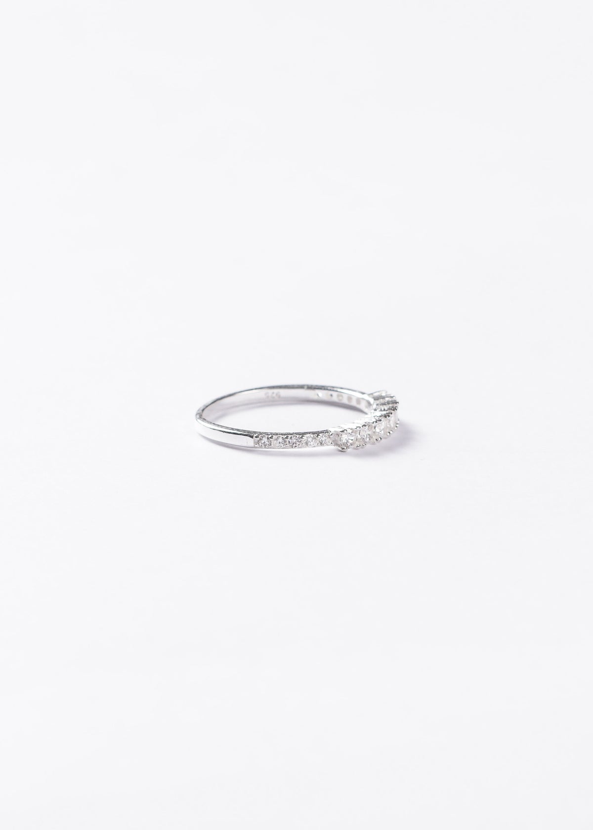 Anillo 6 puntos luz y zirconias laterales plata 925