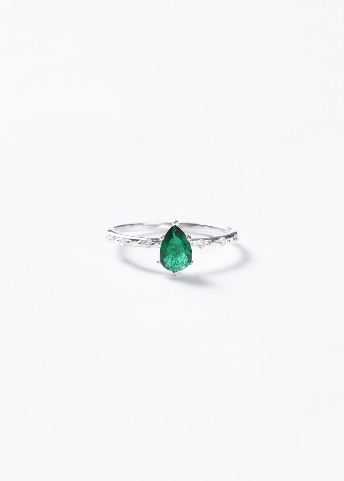 Anillo gota verde zirconia con laterales plata 925