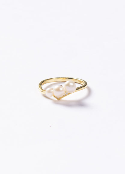 Anillo tres perlas de río con zirconias plata 925 & baño en oro 18k