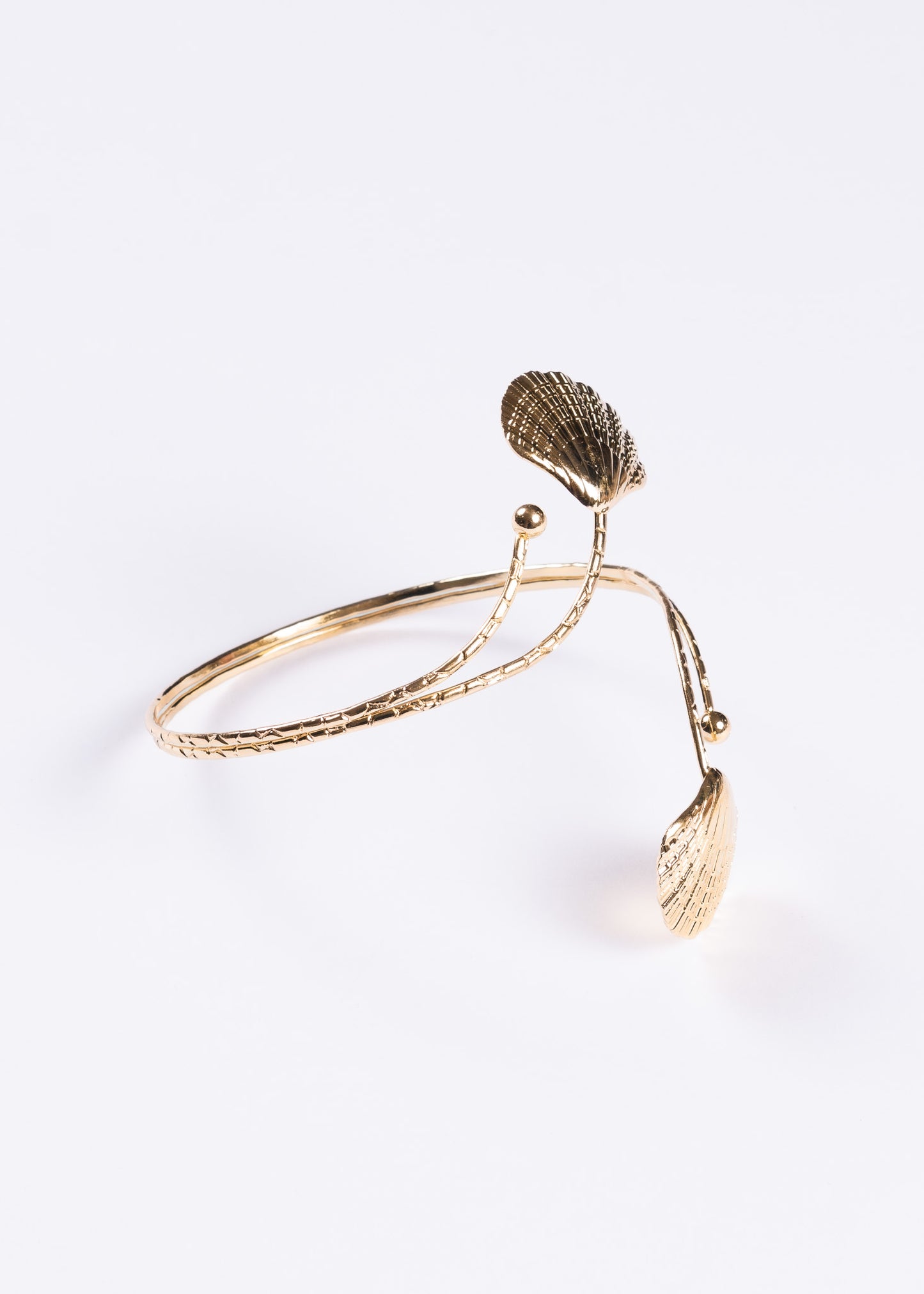 Brazalete entrelazado almeja mar - Ajustable dorado