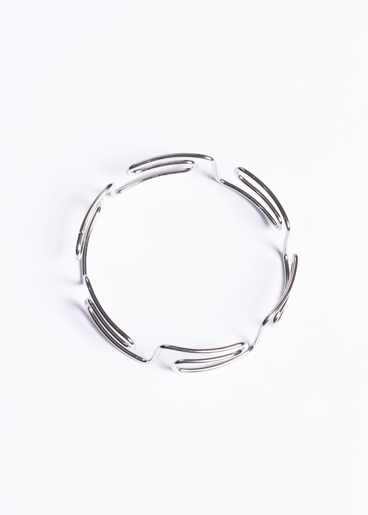 Brazalete guarda griega calado acero quirúrgico