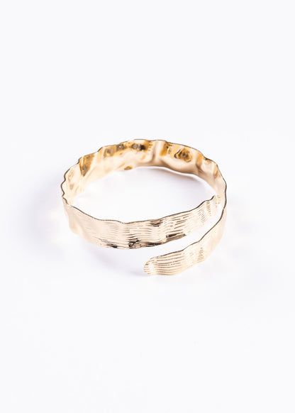 Brazalete martillado entrelazado ajustable - Dorado