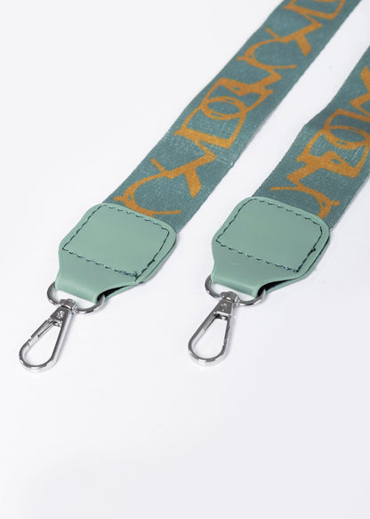 Cartera básica con correa