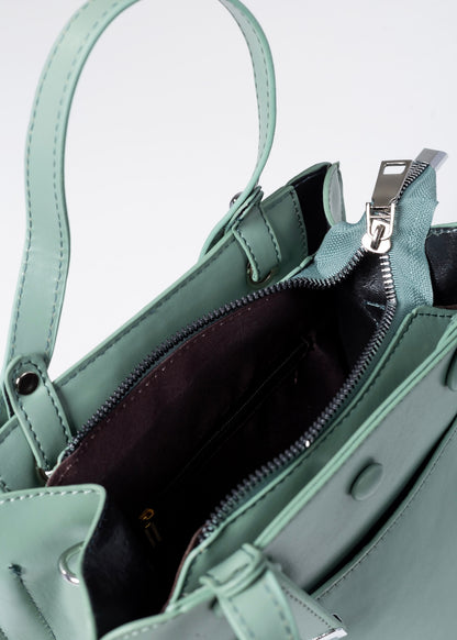 Cartera básica con correa