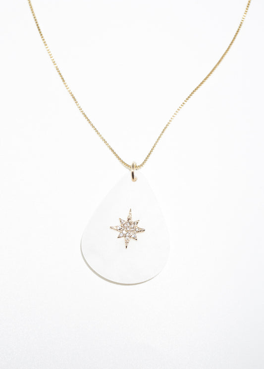 Cadena con dije gota y estrella al centro