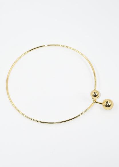 Gargantilla metálica cerrada con esferas