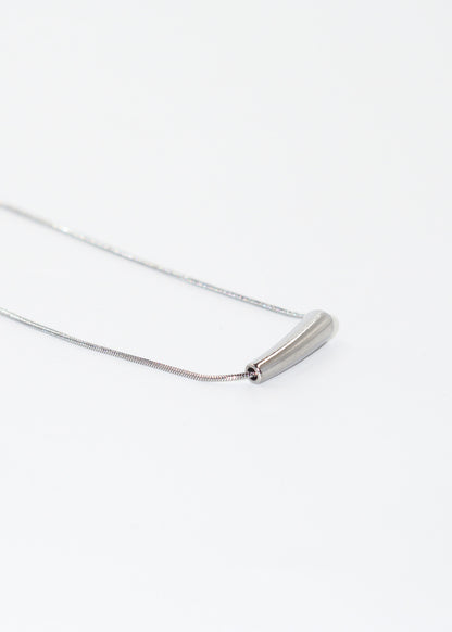 Cadena collar con dije barra ovalada acero quirúrgico