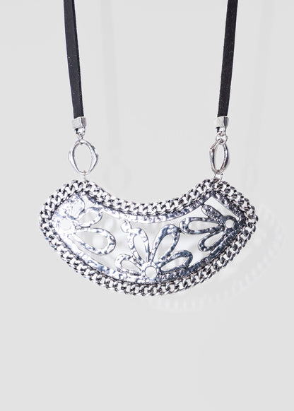 Collar cuerina con dije flores vintage