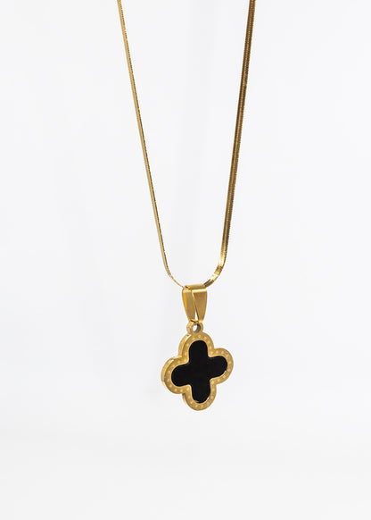 Cadena collar con dije trébol negro acero quirúrgico