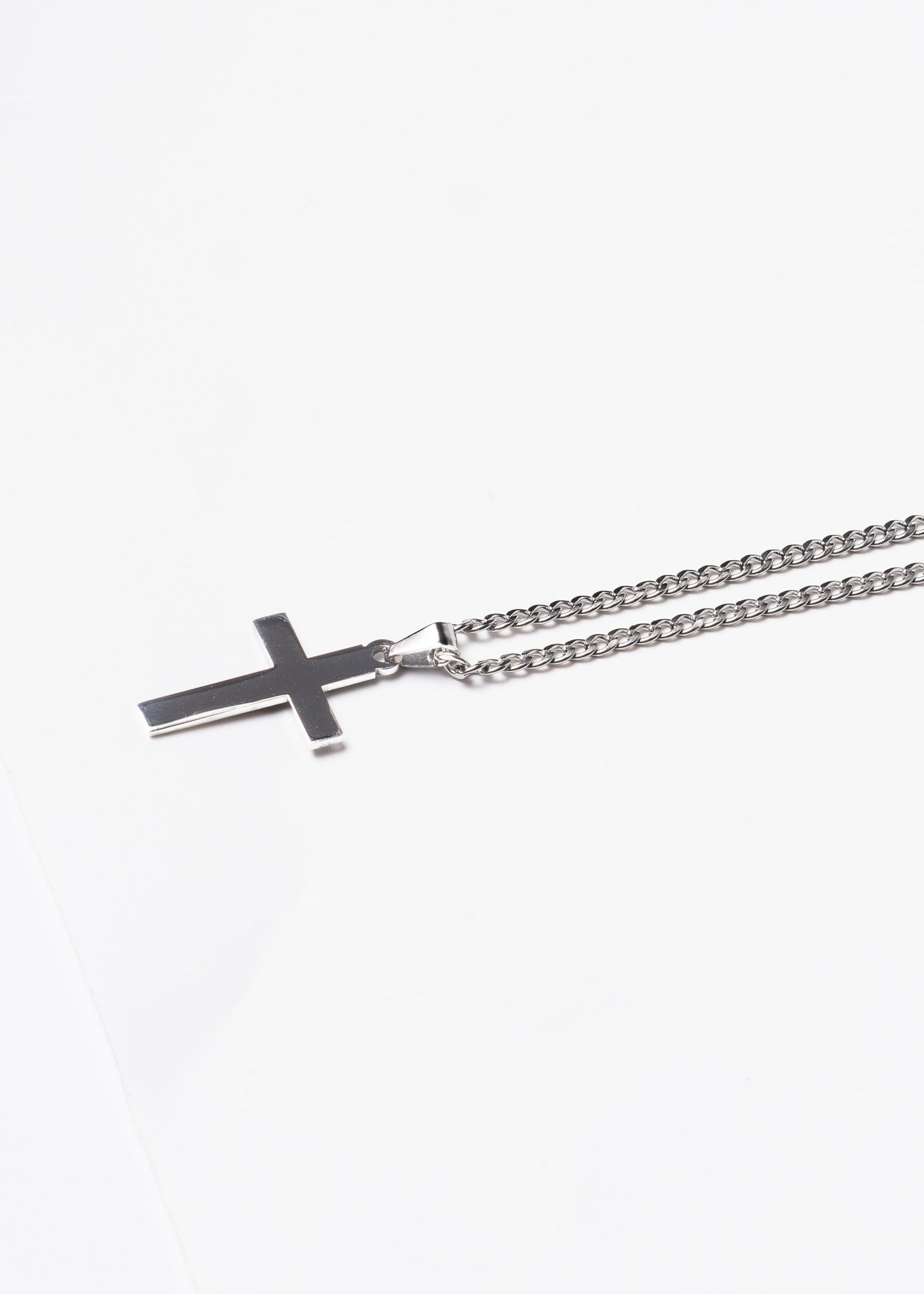 Cadena 60cm con cruz tradicional acero quirúrgico