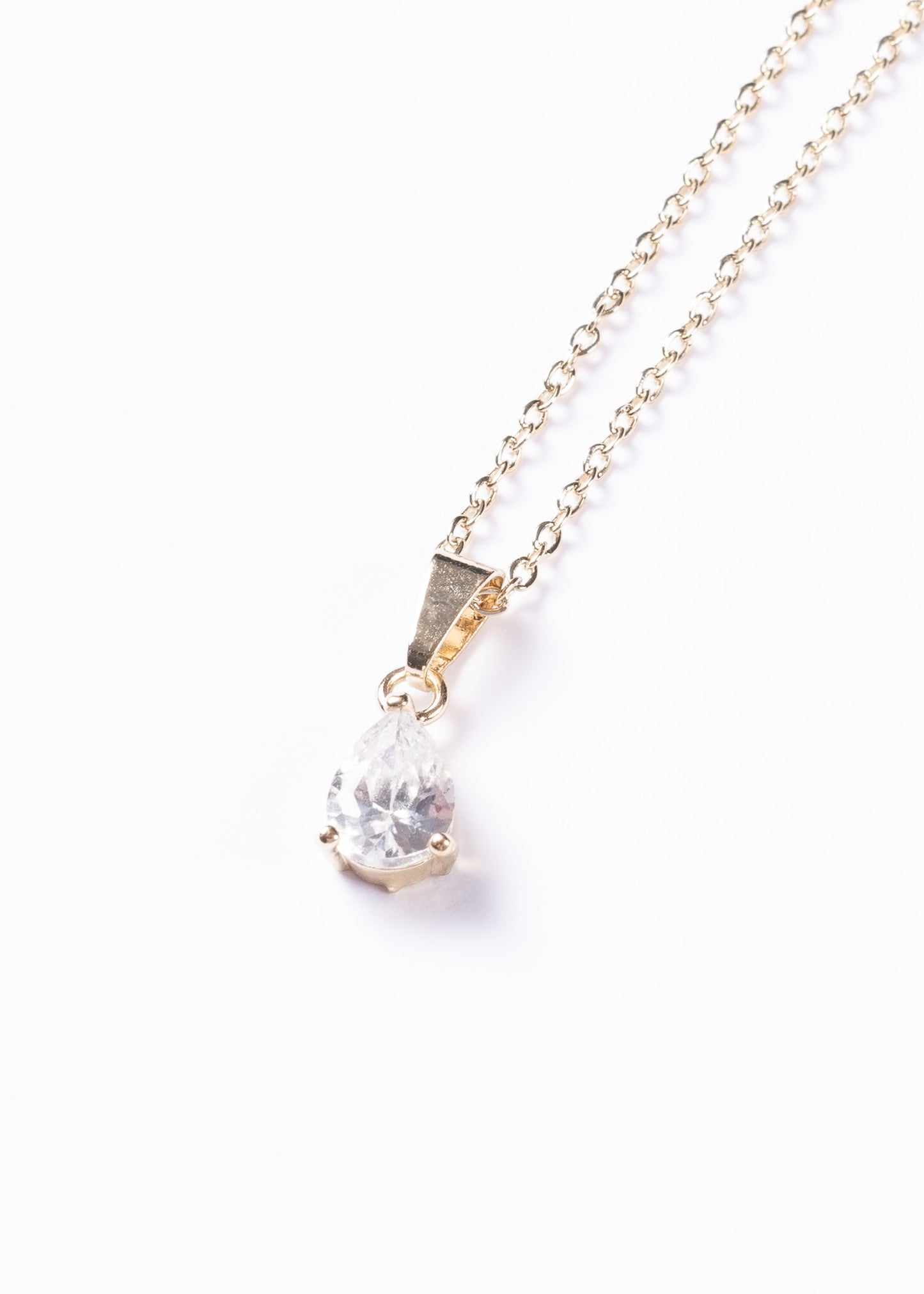 Collar con dije gota zirconia - Acero quirúrgico enchapado en oro