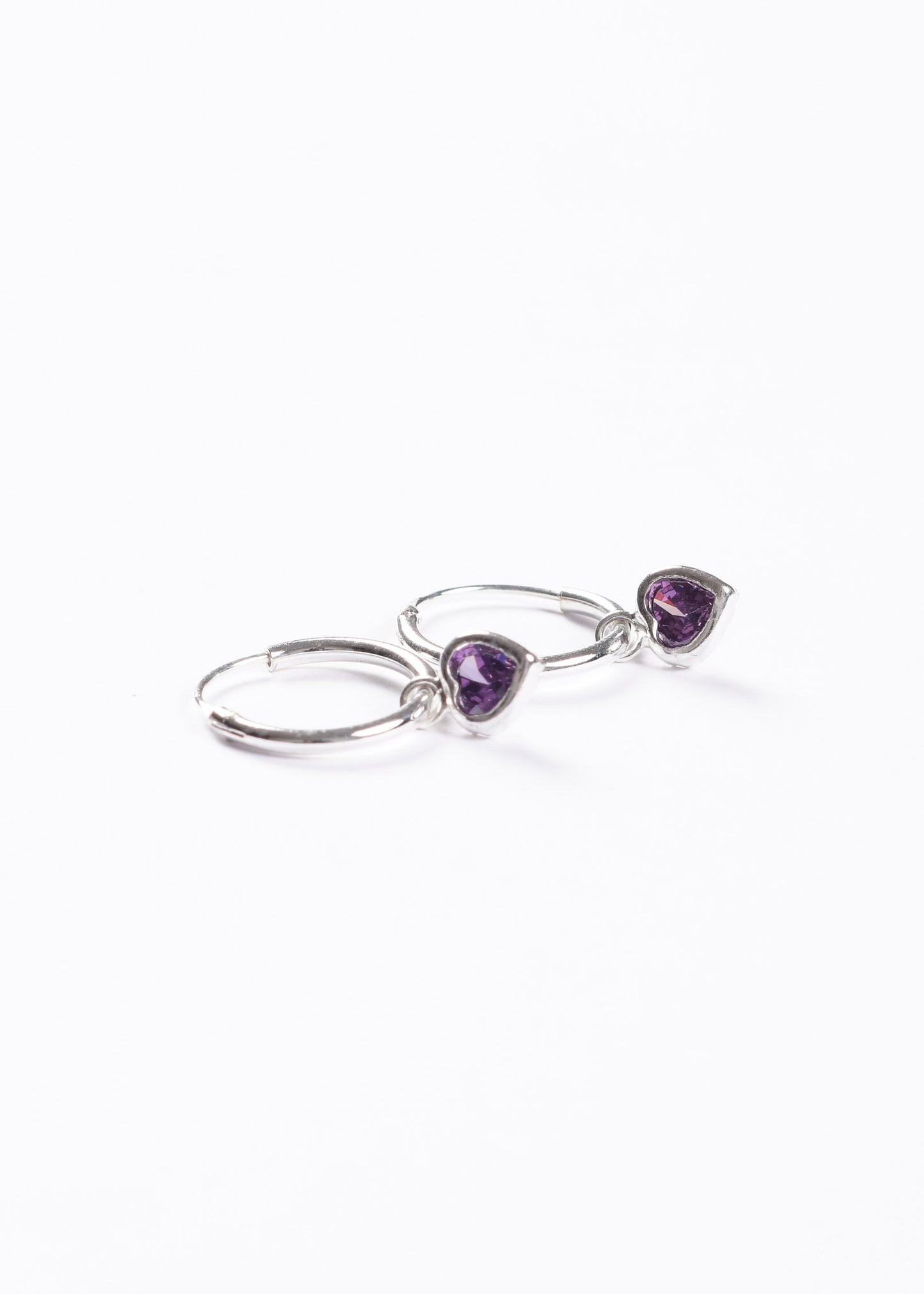 Caravanas aros con dije corazón violeta plata 925