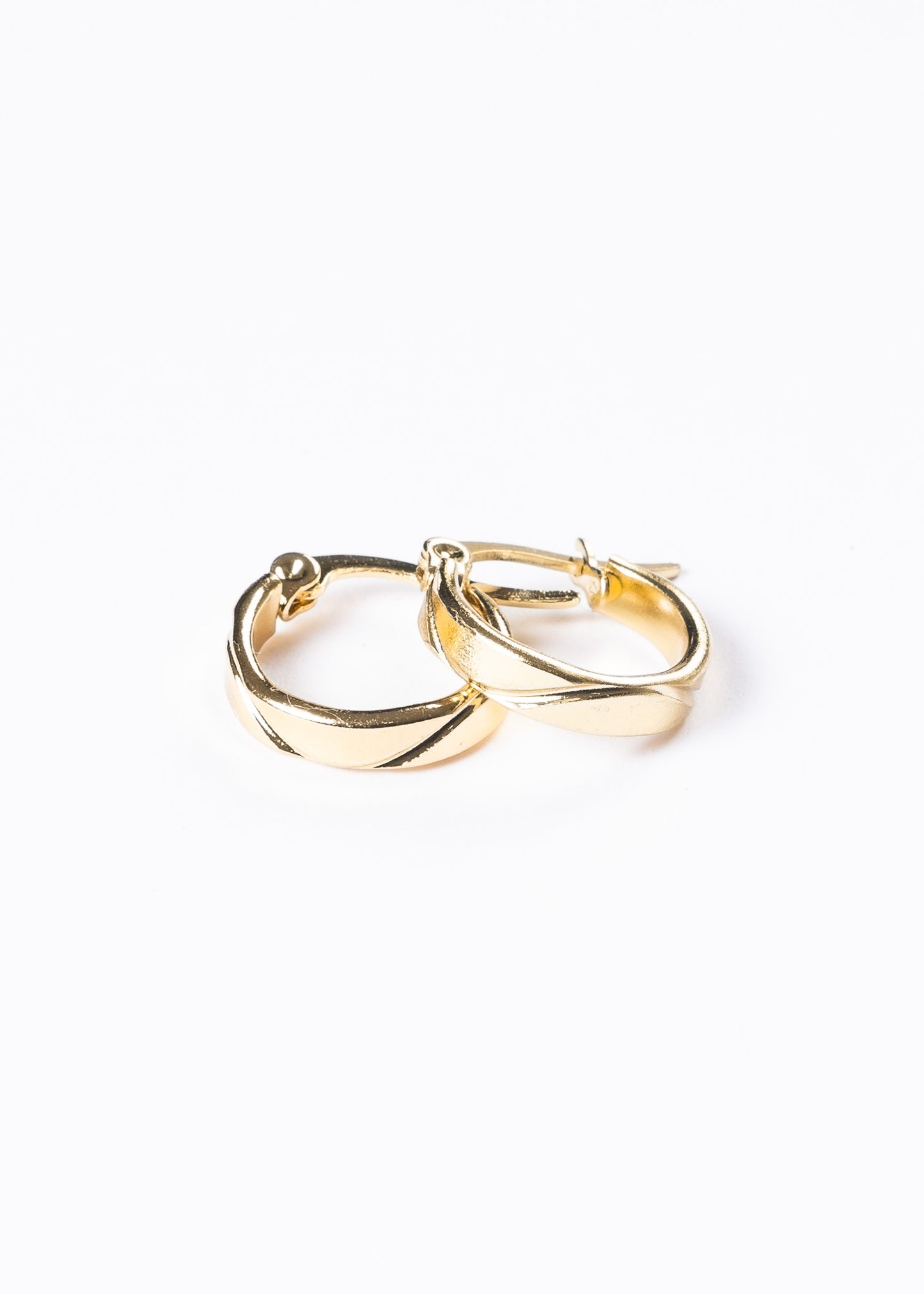 Caravanas aros labrados 14mm acero quirúrgico dorado