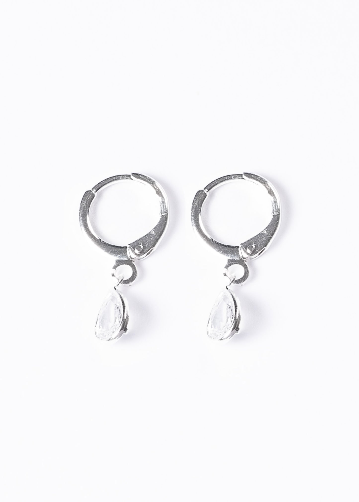 Caravanas aros con gota blanca - Enchapado en plata