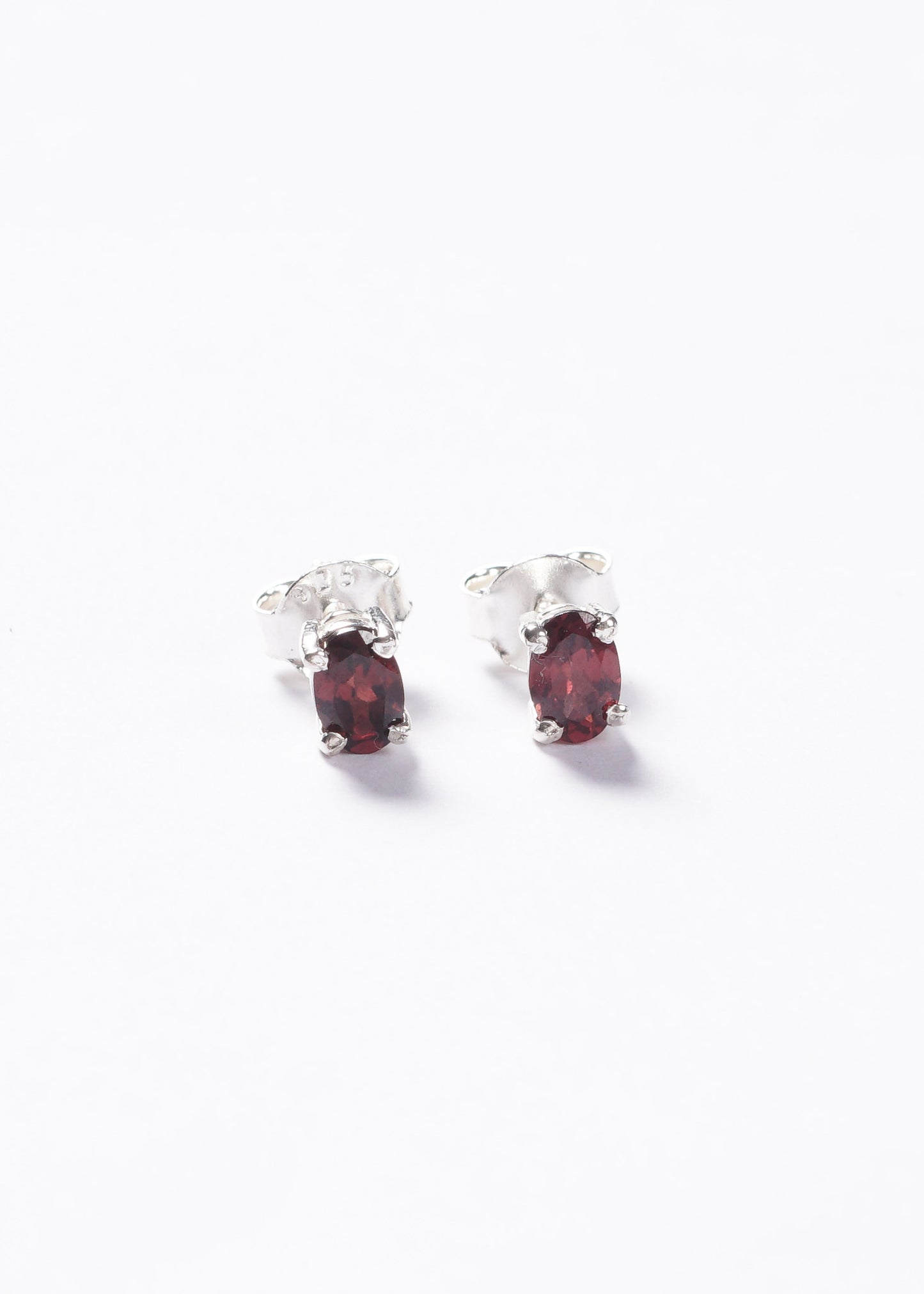Caravanas oval granate 6mm plata 925 - Confianza