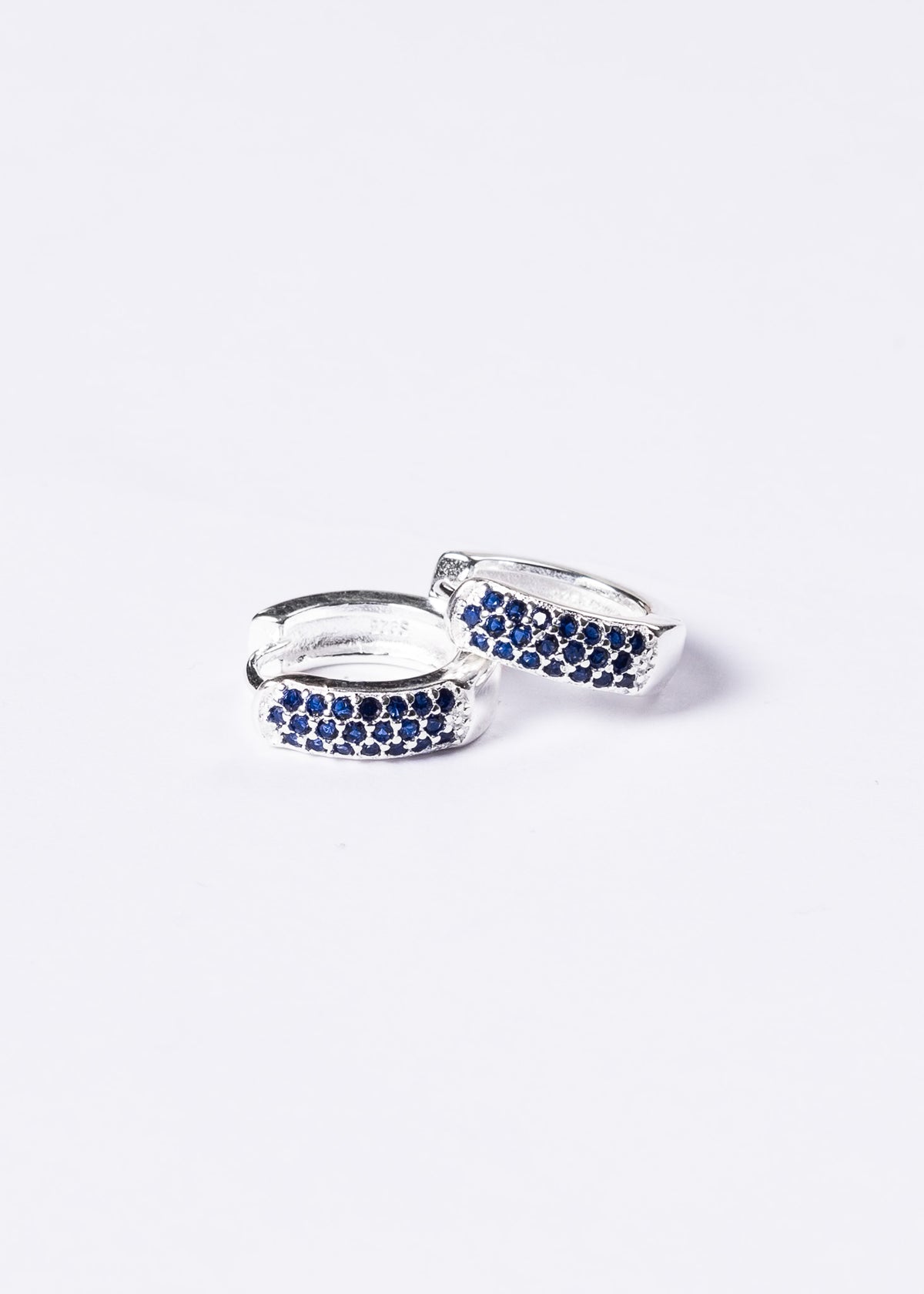 Caravanas aros huggies triple fila zirconia azul plata 925