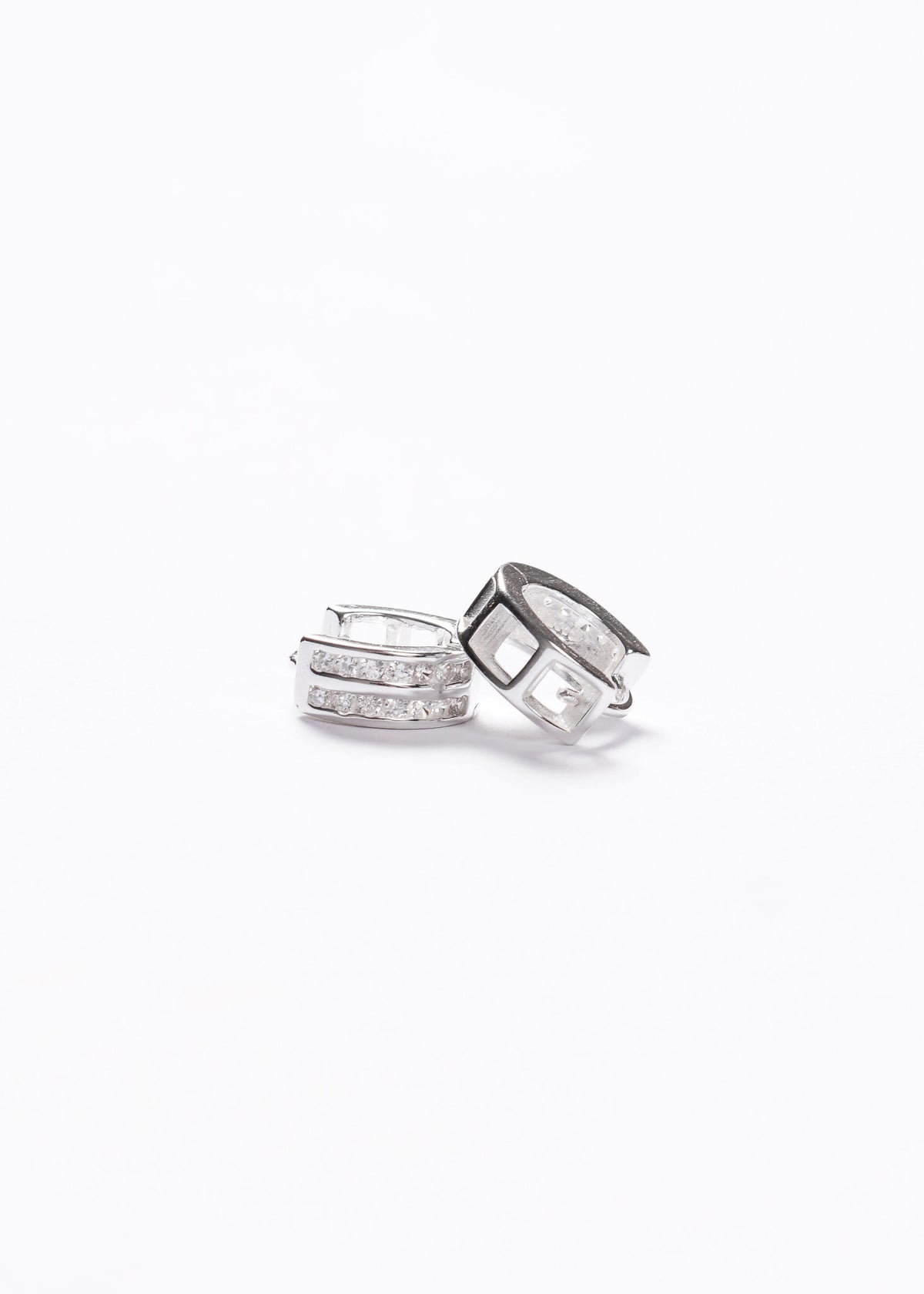 Caravanas aros huggies 12mm con calado trasero Plata 925 & Zirconias