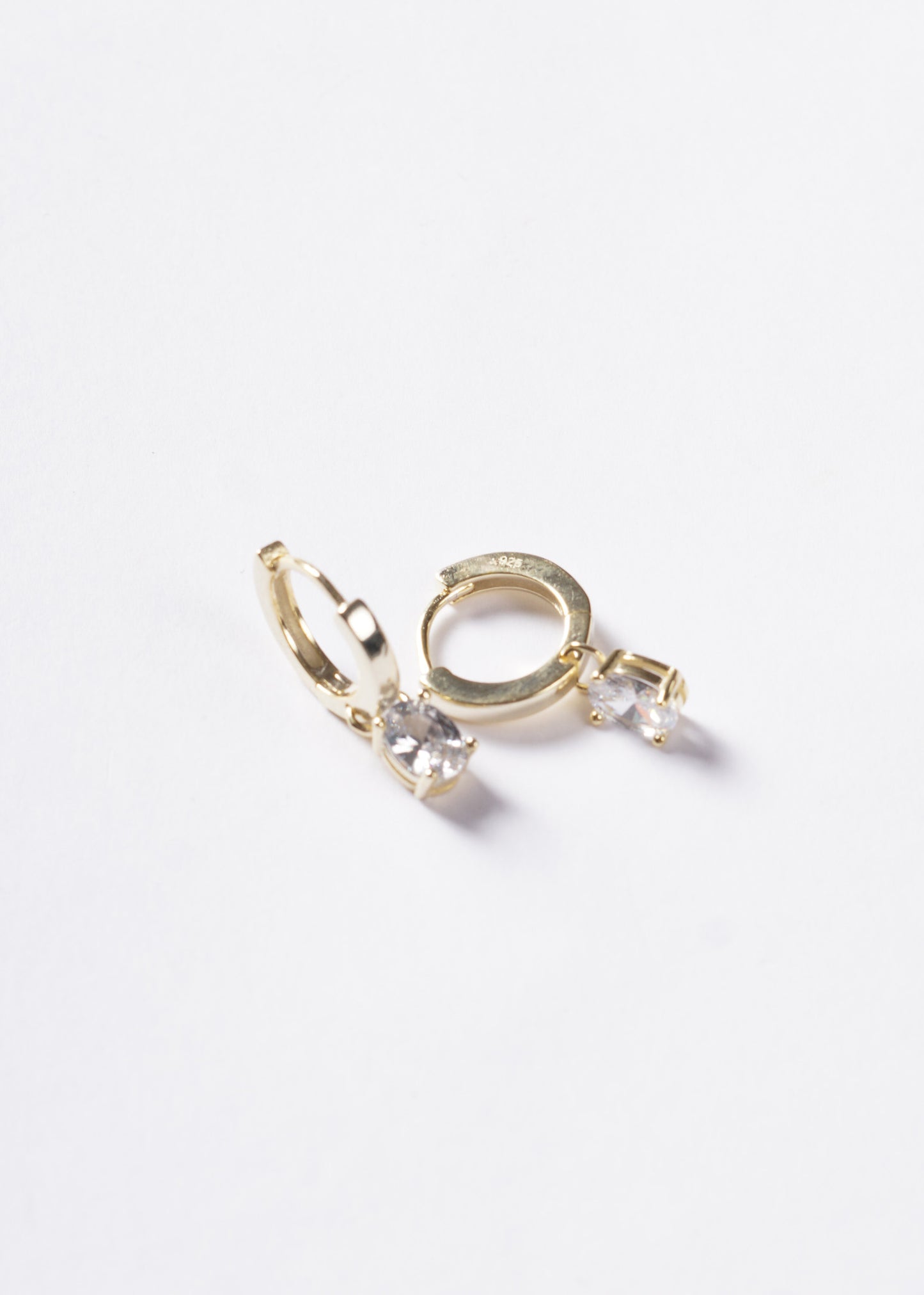 Caravanas aros clásicos punto luz oval Plata 925 & Baño de oro 18k