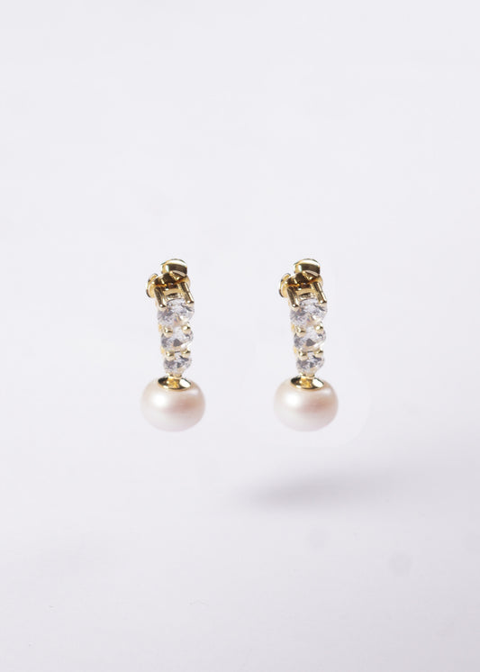 Caravanas tres puntos luz & perla Plata 925 & Baño de oro 18k