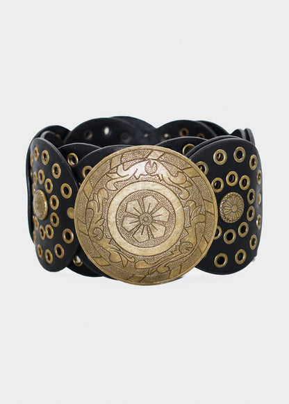 Cinto country vintage redondo con ojales y tachas