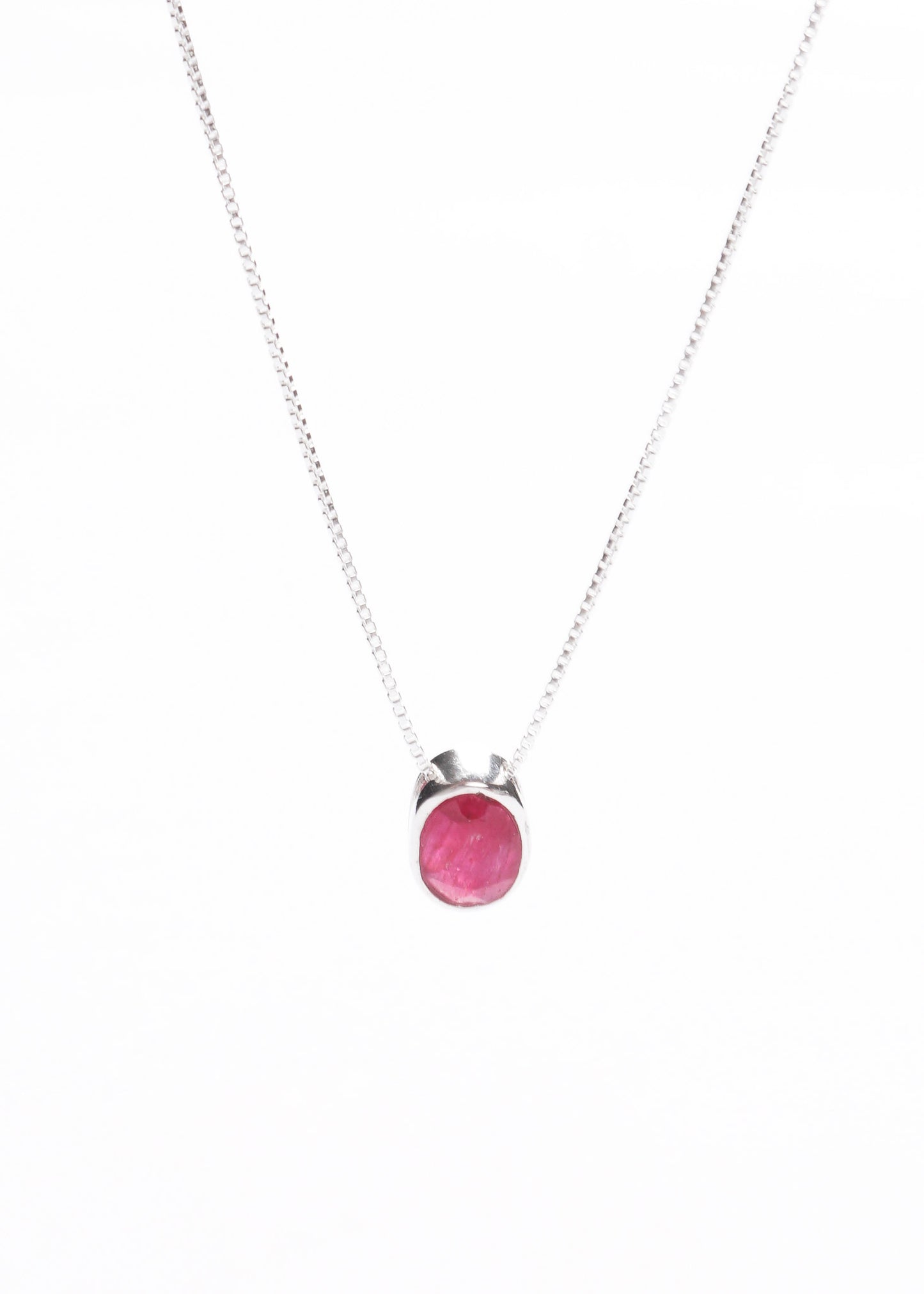 Cadena collar rubí oval plata 925 45cm - Amor y pasión