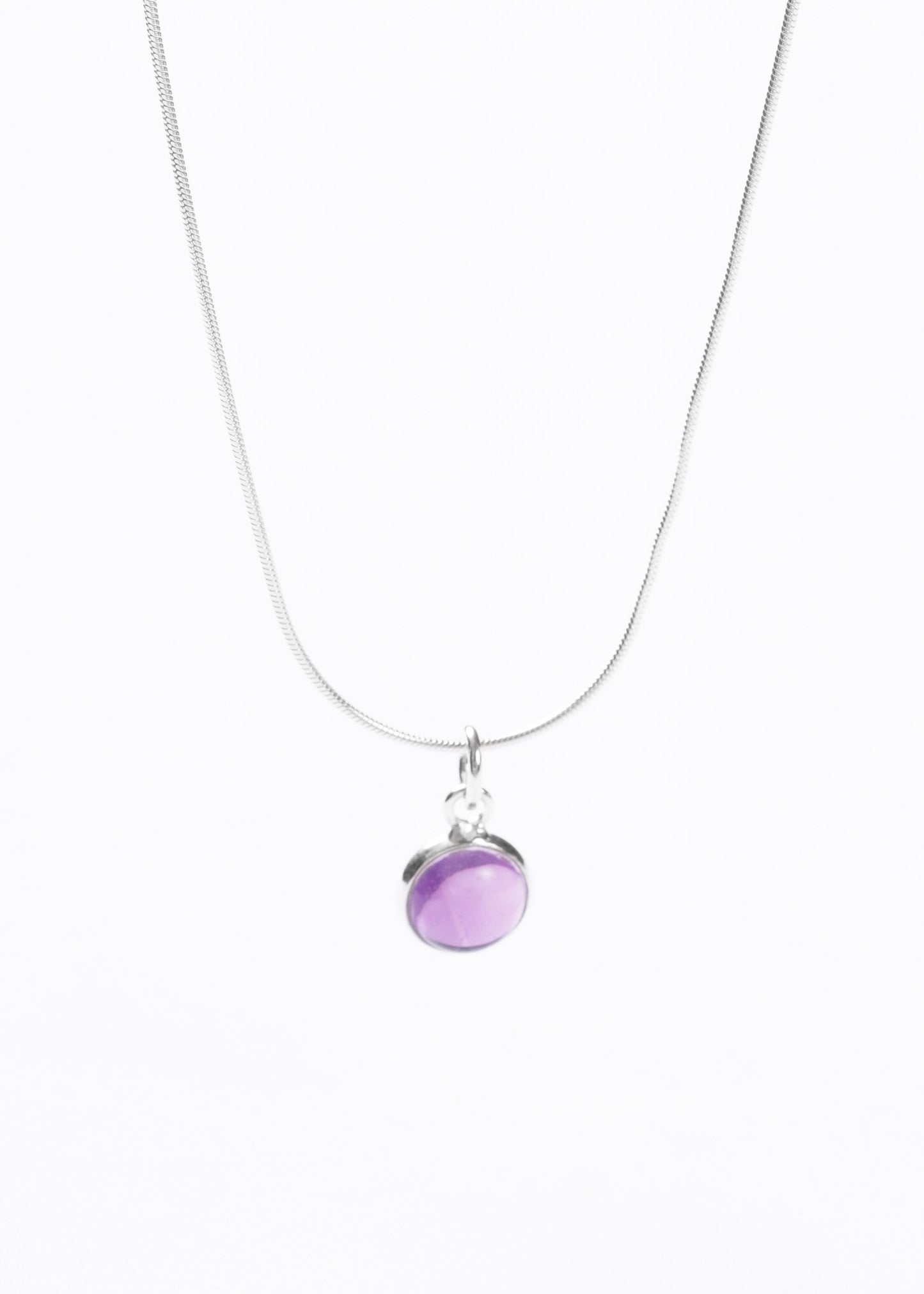 Cadena collar con dije amatista redondo plata 925 - Transmutación