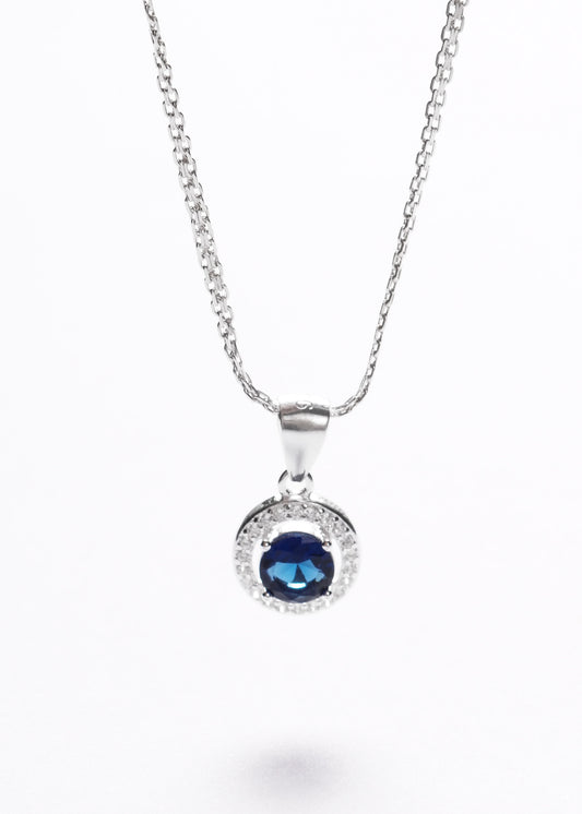 Cadena collar Bismarck con dije lady di calado azul plata 925