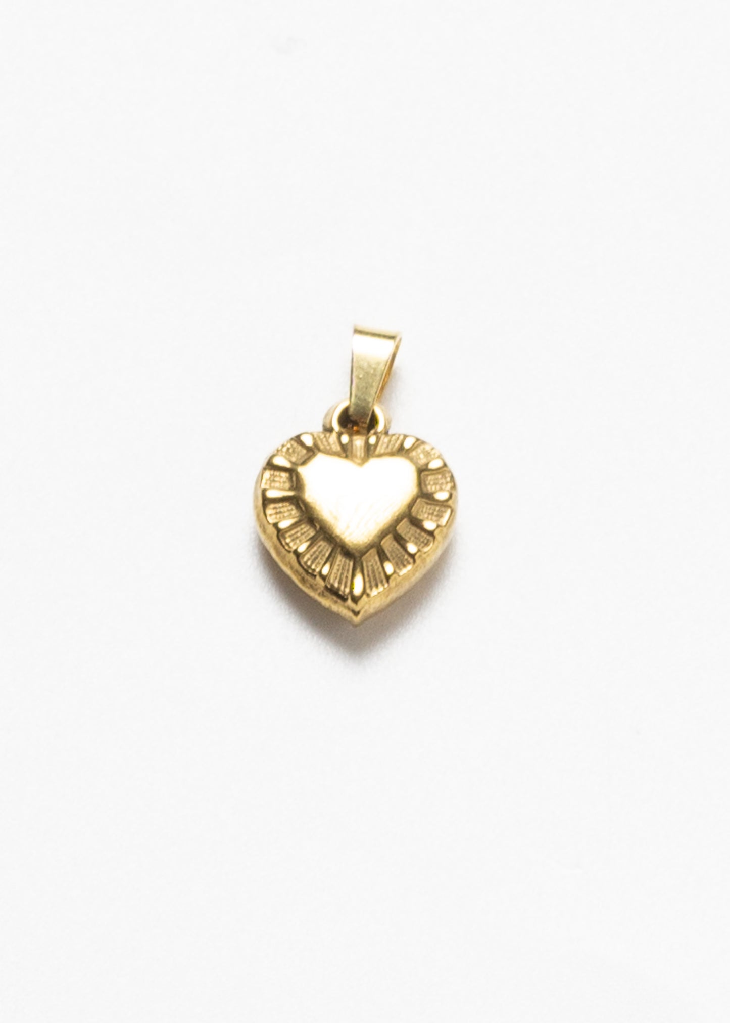 Dije corazón facetado acero quirúrgico dorado