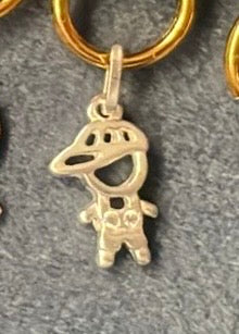 Dije mini Niño gorra plata 925 & zirconias