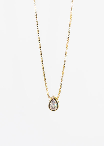 Cadena collar con dije gota zirconia baño en oro 18k
