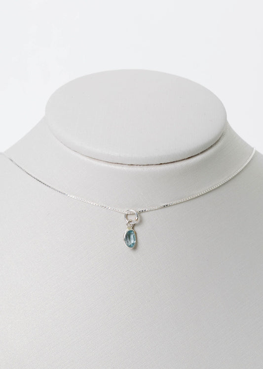Cadena collar con dije topacio azul oval mini plata 925 - Prosperidad