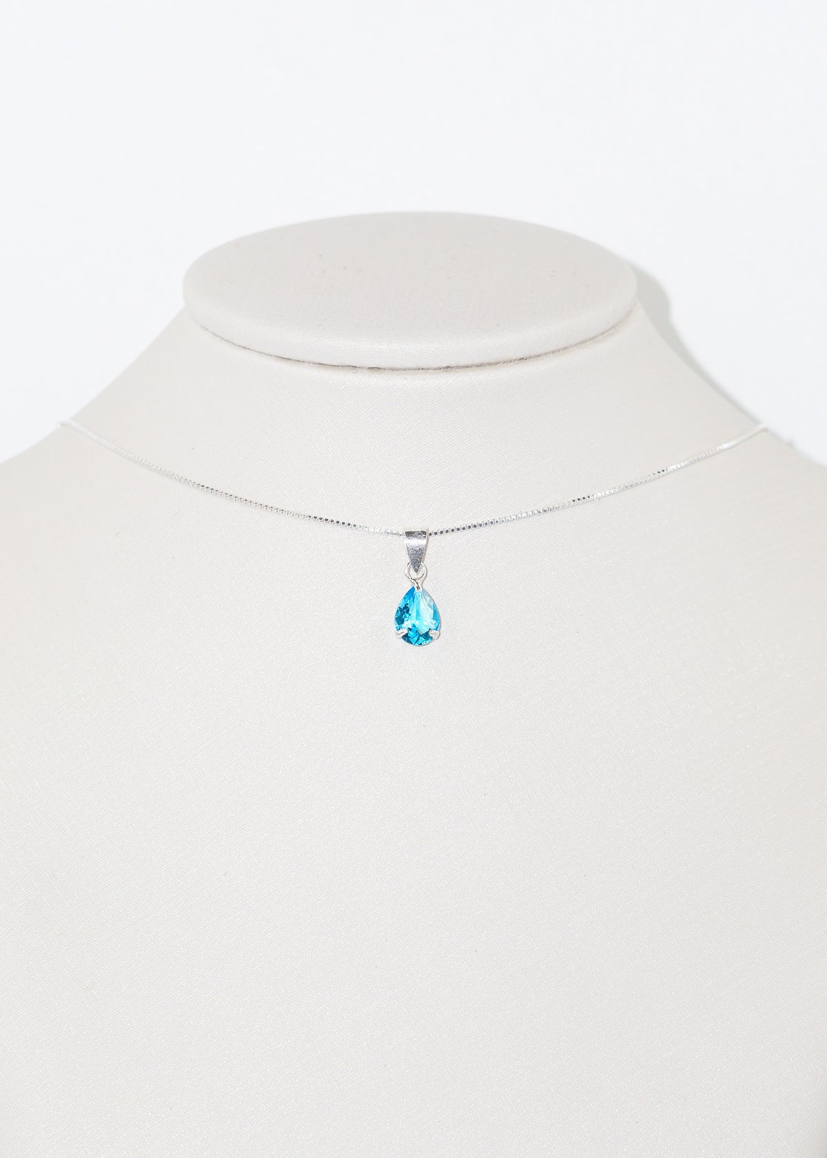 Collar cadena con dije gota zirconia azul turquesa plata 925