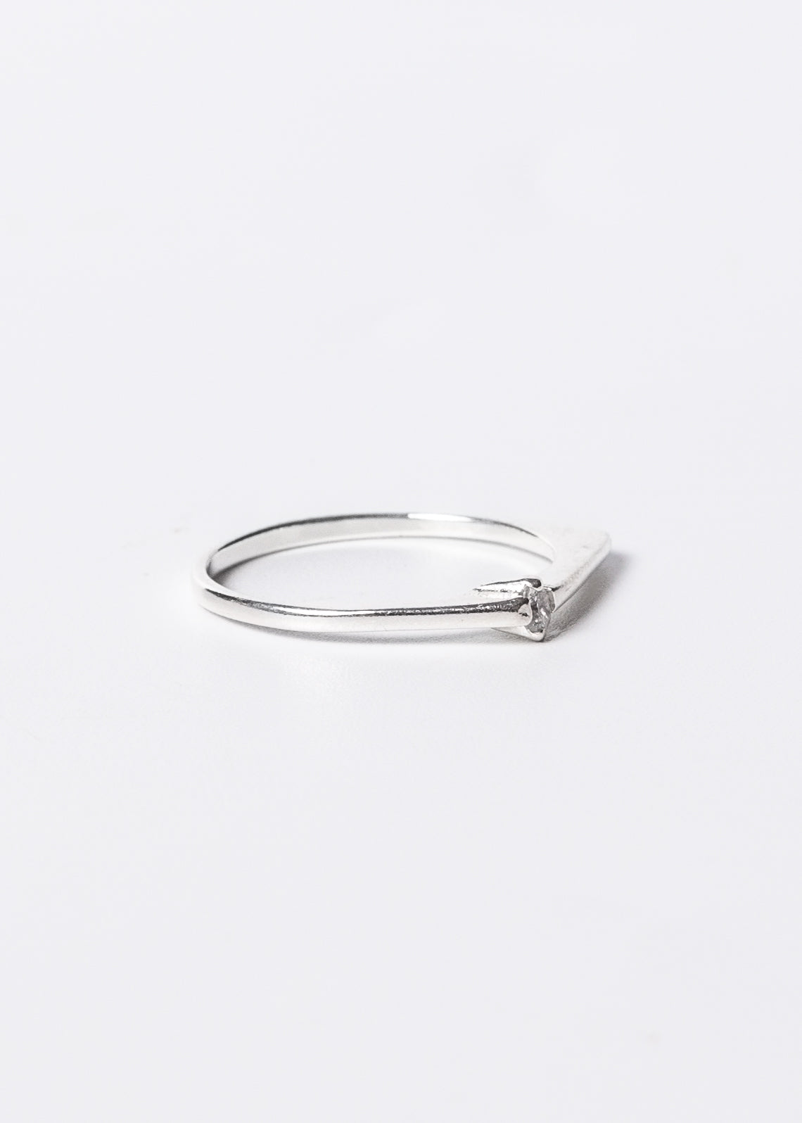 Anillo básico recto con mini zirconia plata 925