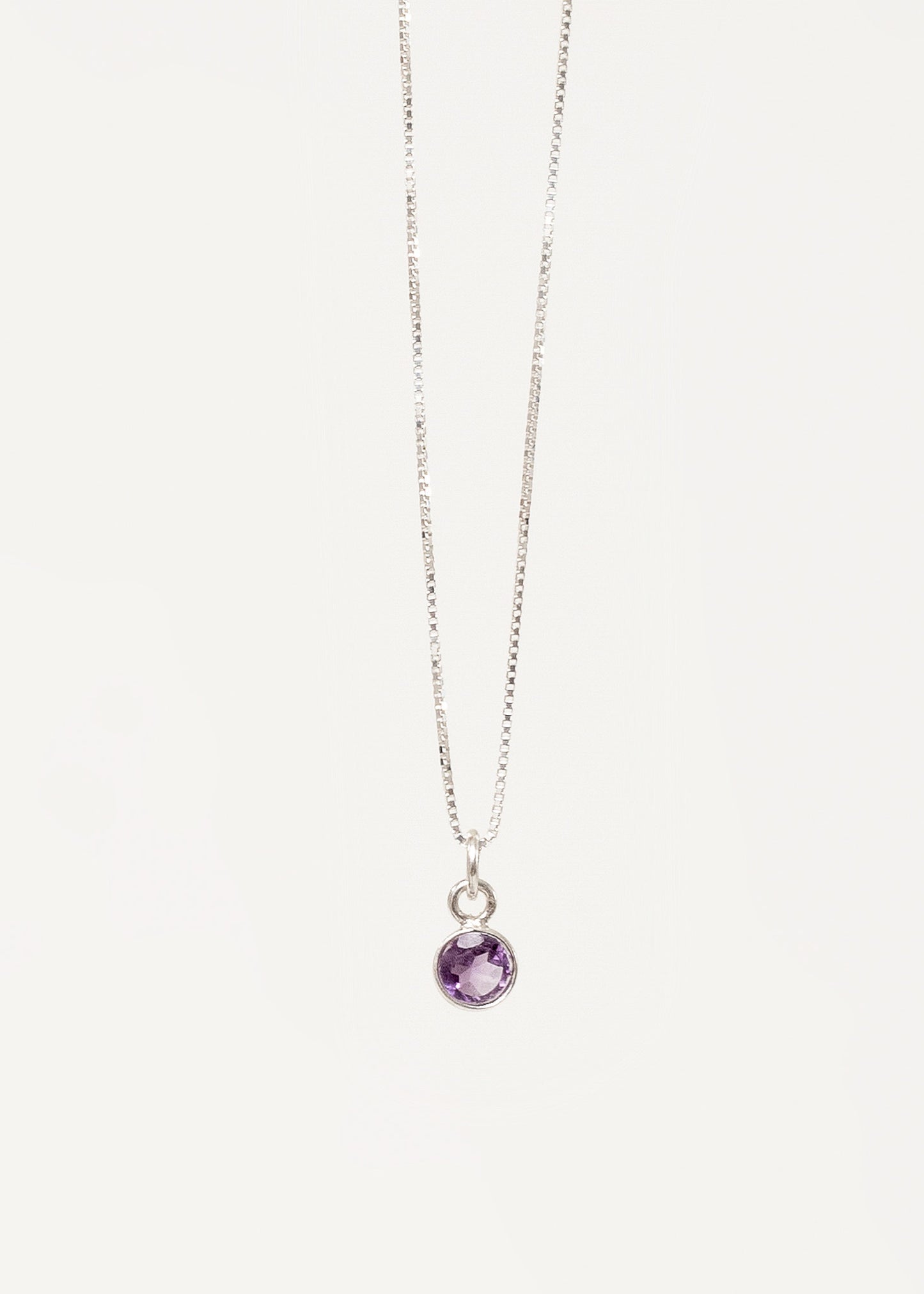 Cadena collar dije punto luz amatista plata 925