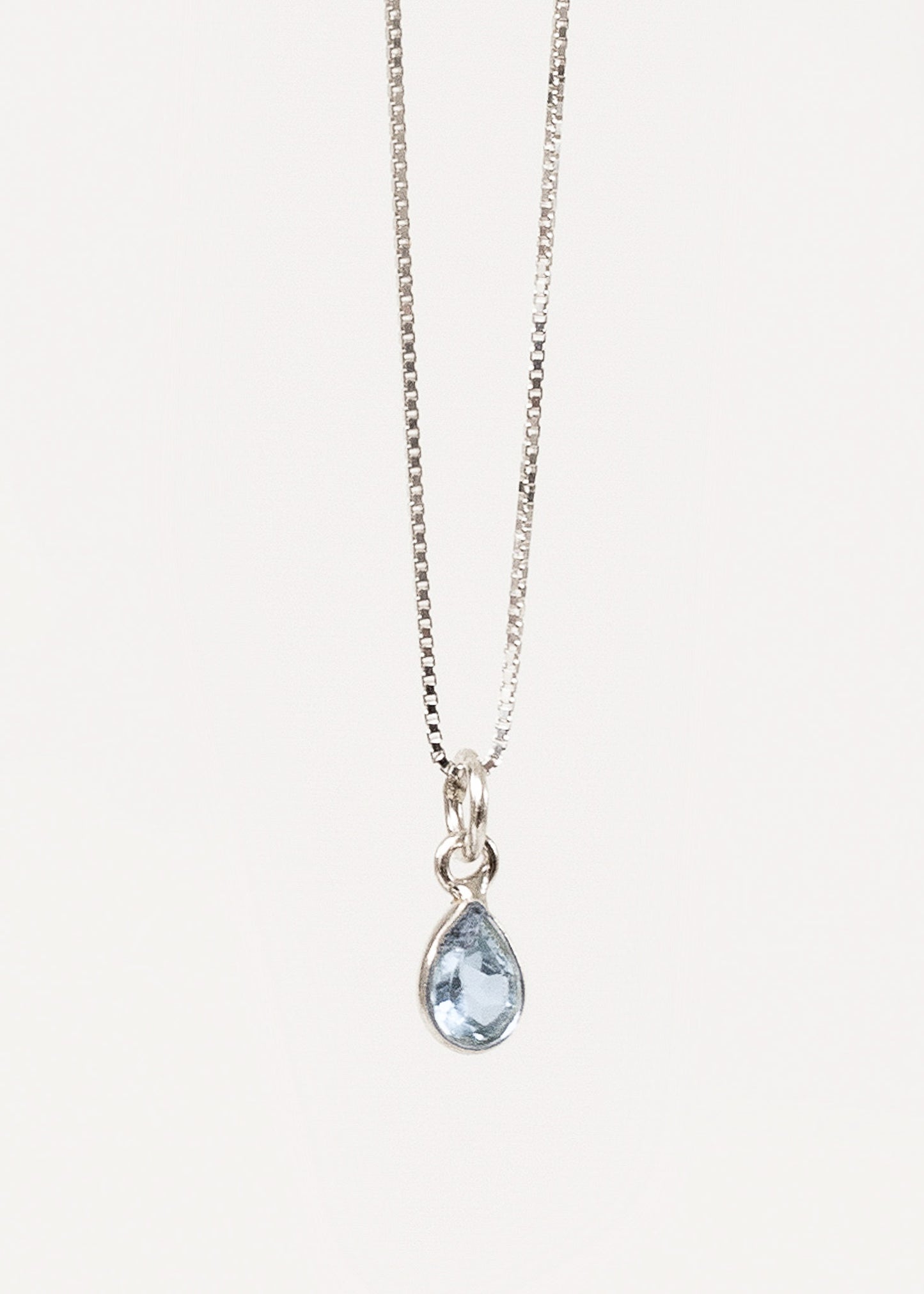 Cadena collar con dije gota topacio mini azul plata 925 - Prosperidad