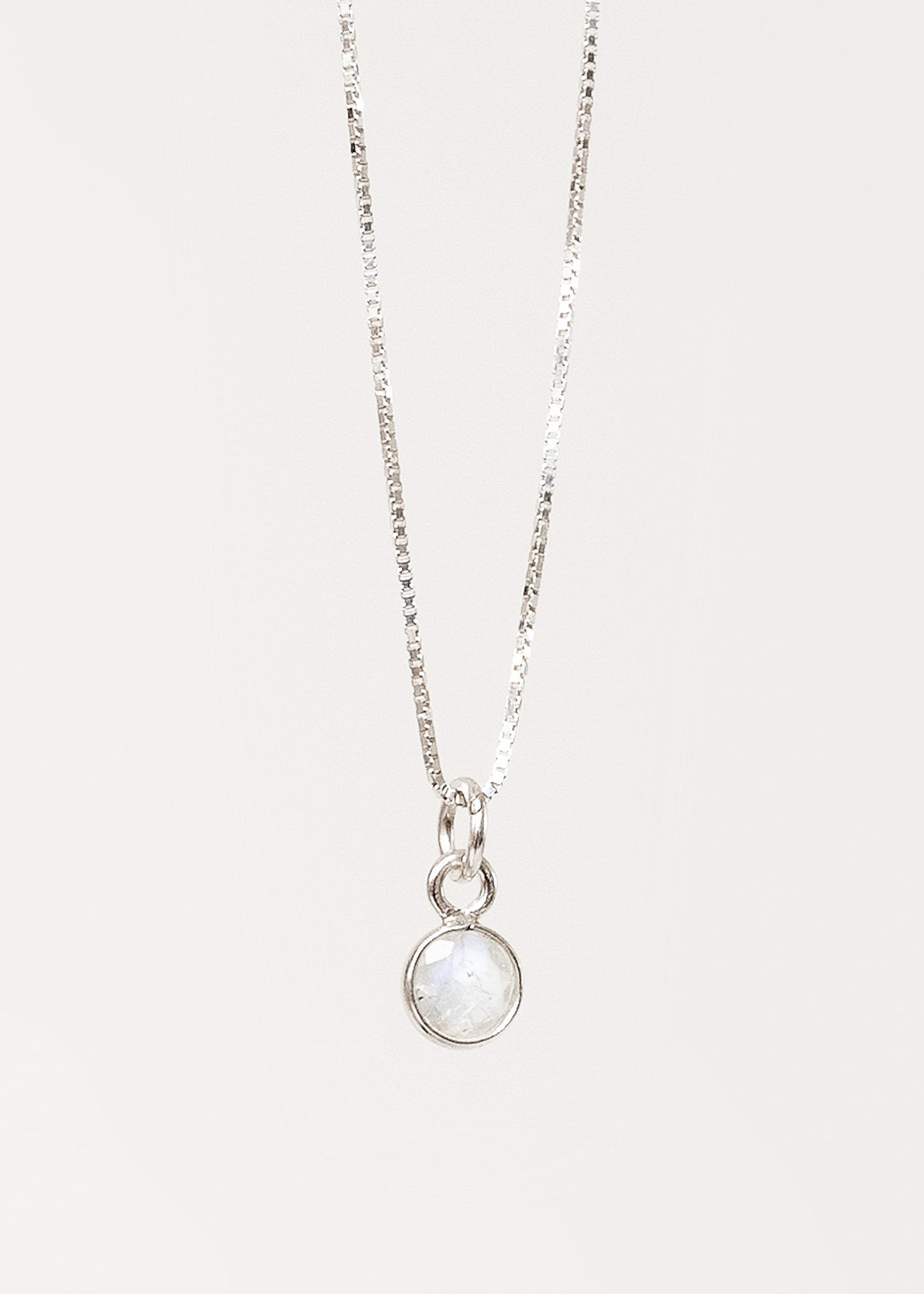 Cadena collar con dije punto luz piedra luna plata 925