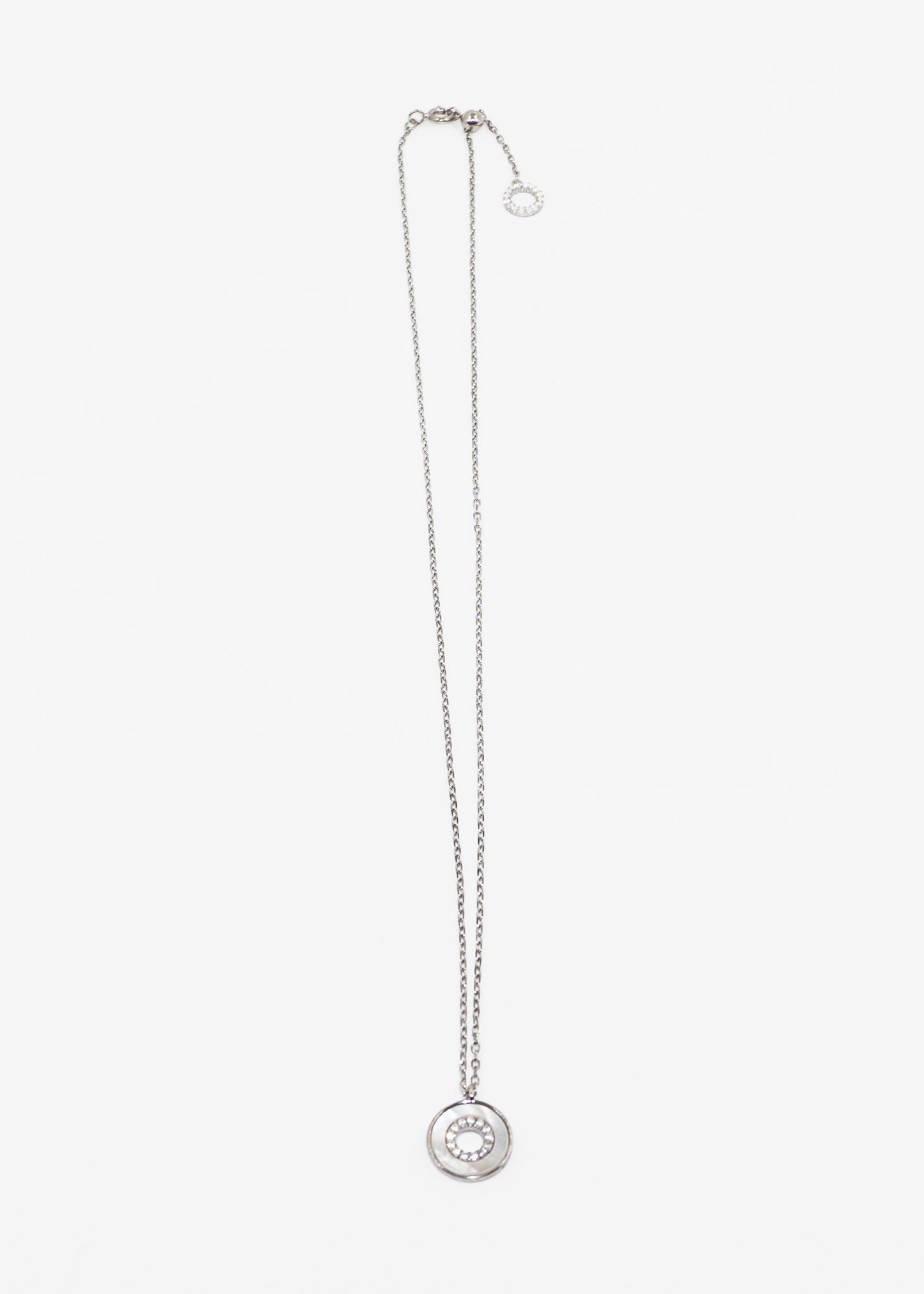 Cadena collar con dije redondo nácar y zirconias plata 925
