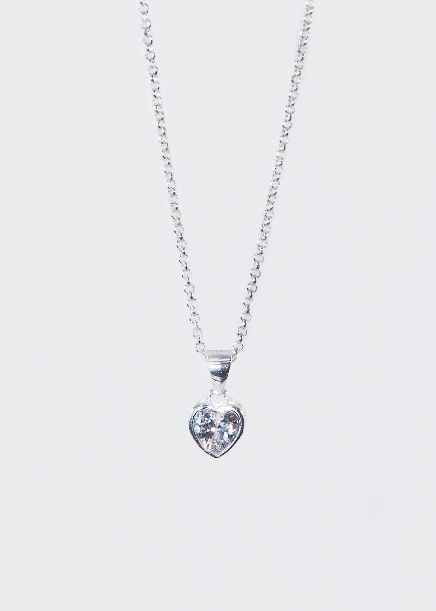 Cadena mini rolo con dije corazón zirconia blanca plata 925