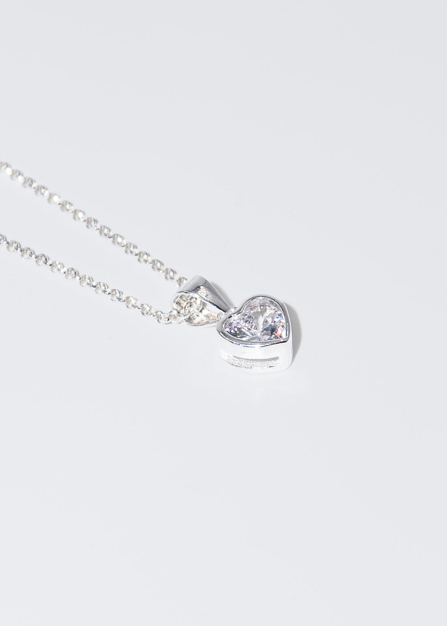 Cadena mini rolo con dije corazón zirconia blanca plata 925
